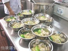 供應心怡用膳，引領健康飲食新理念——怡康膳食管理在紡織皮革行業員工關懷中的應用